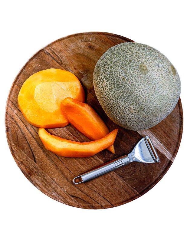 LOUPANÝ MELOUN CANTALOUPE půlený